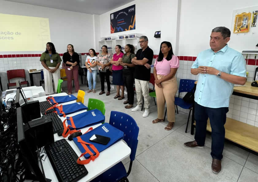 Prefeito Rinaldo Cipriano inaugura 'Sala Maker' na Escola José Gualberto de Andrade