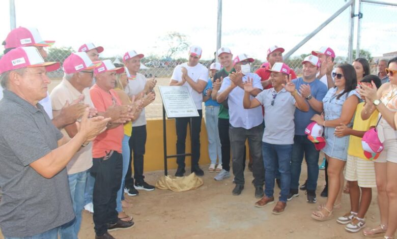 Prefeito Rinaldo Cipriano entrega Estádio Municipal e abre campeonato amador em comemoração aos 31 anos de emancipação de Joca Claudino